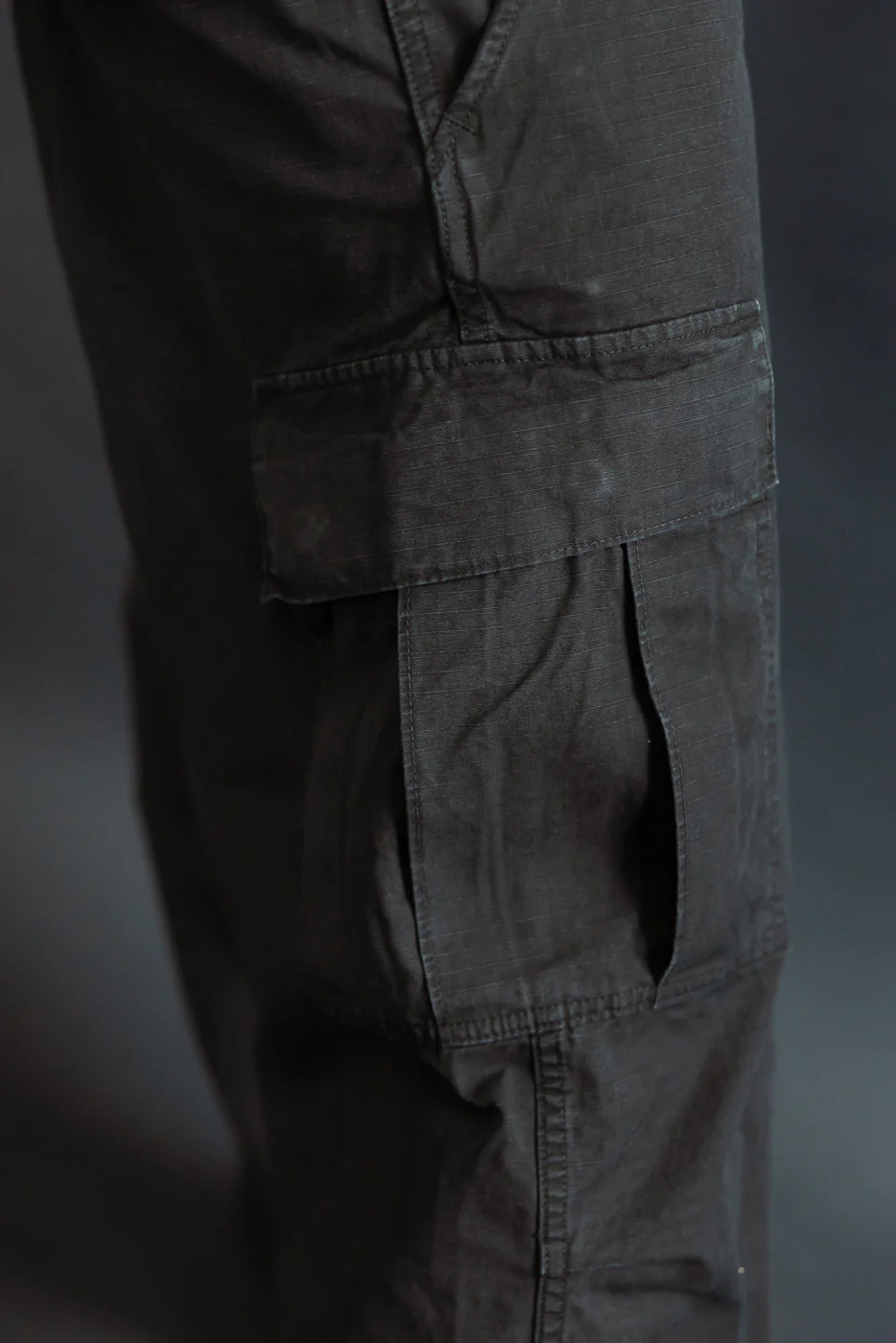 03-V5260RIP-61S - 6-Pocket Ripstop Cargo Trousers - Vintage Fit - Black Stone - Image 19