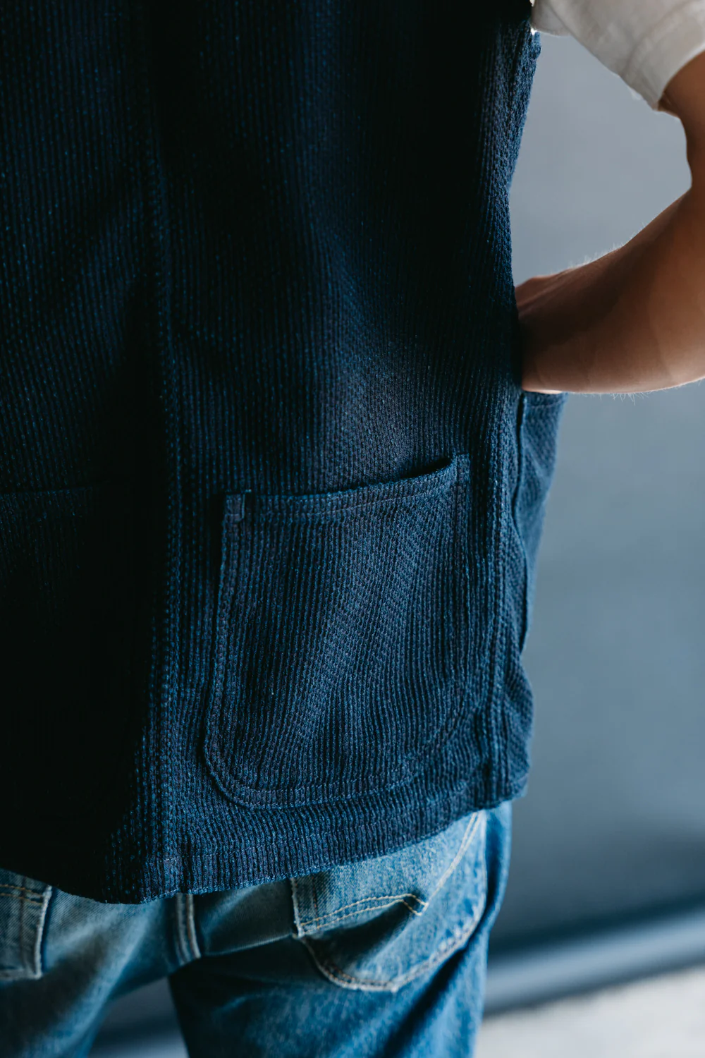 04-062 - Sashiko Hunting Vest - Indigo - Image 18