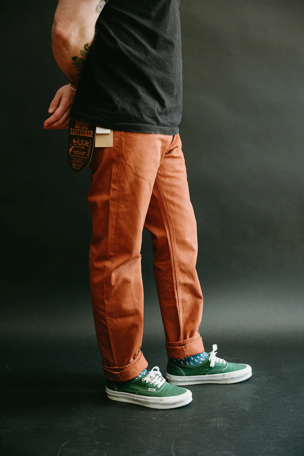 1852S - "Amami Dorozome" Relaxed Tapered Mud Dyed Eastern Jeans - Brown - Image 9