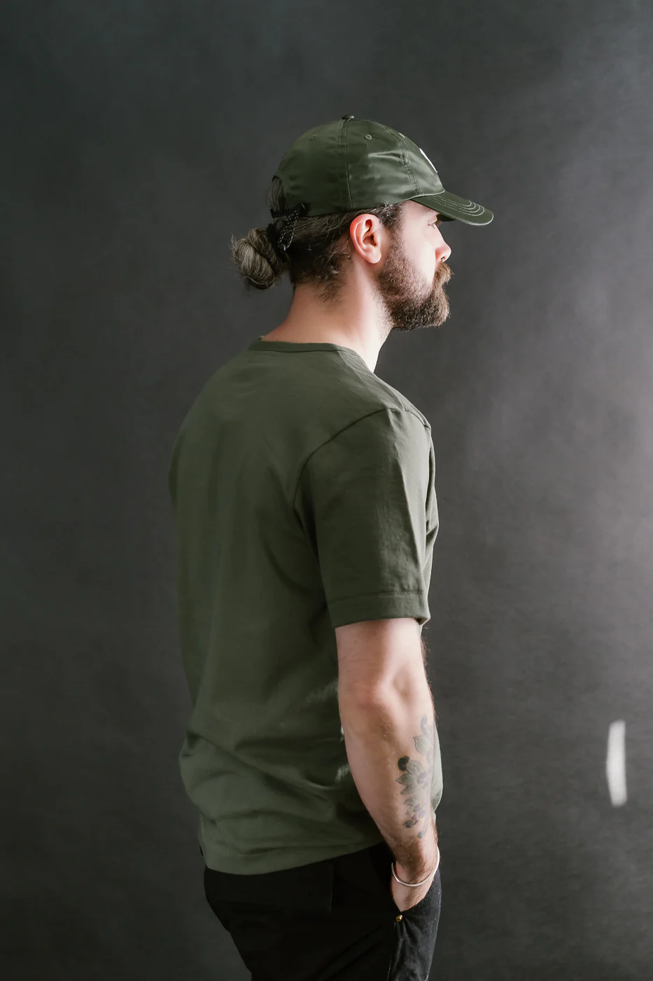 215.40 - 7.2oz Loopwheeled T-Shirt Classic Fit - Army - Image 11