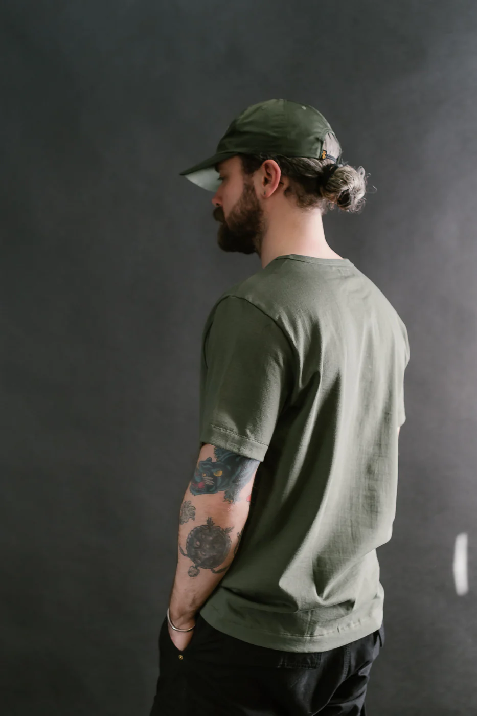 215.40 - 7.2oz Loopwheeled T-Shirt Classic Fit - Army - Image 13