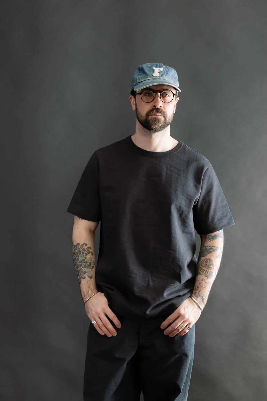 2S14.98 - 10.7oz Loopwheeled Heavy T-Shirt Relaxed Fit - Charcoal - Image 15