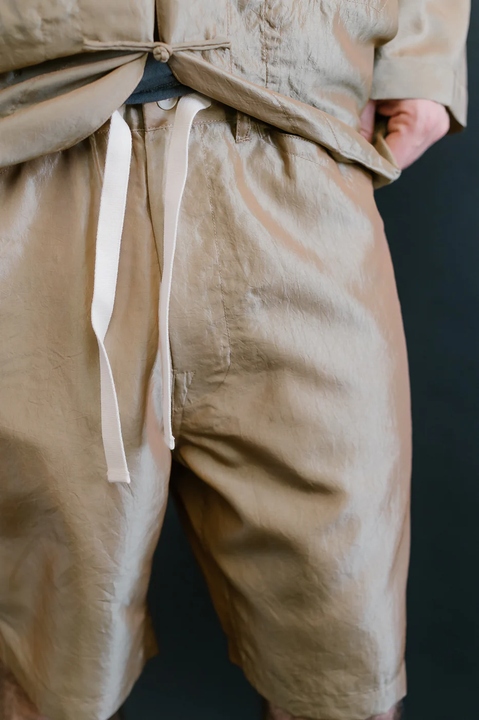 3319S-MTK - E-Z Chinois De-Luxe Shorts Metallic Taffeta - Khaki - Image 16