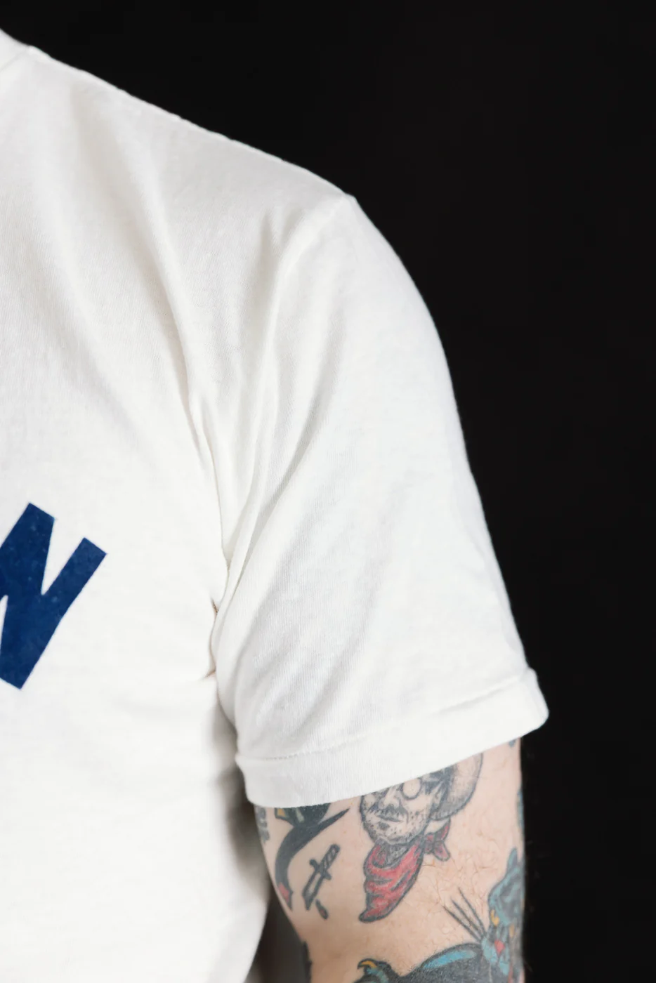 5.4oz - Raffy Tenjiku Printed T-Shirt "Ski Inn" - Off White - Image 16
