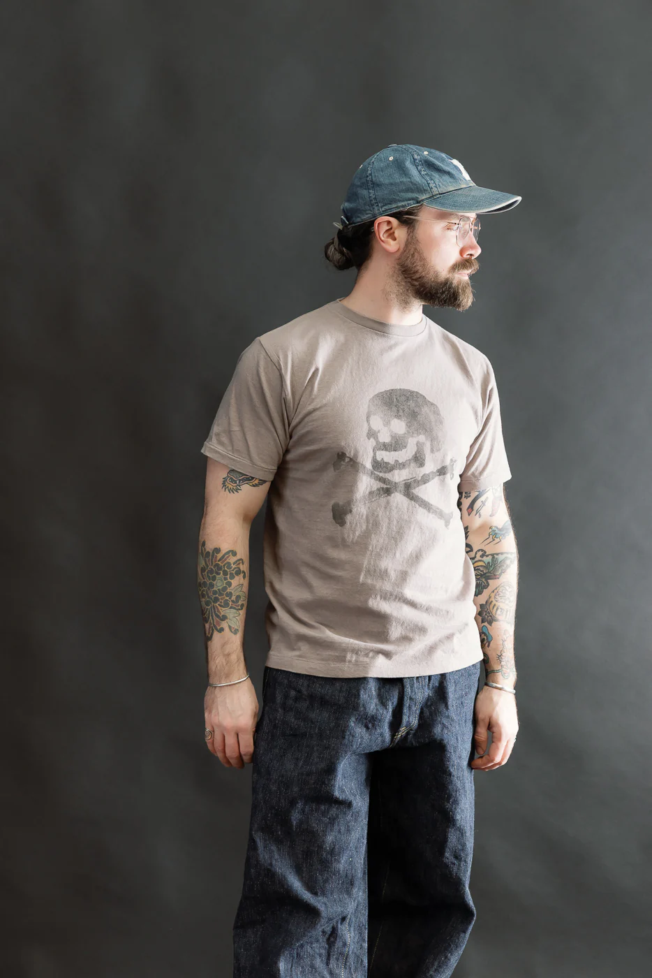 5.4oz - Raffy Tenjiku Printed T-Shirt "Skull & Crossbone" - Grey - Image 13