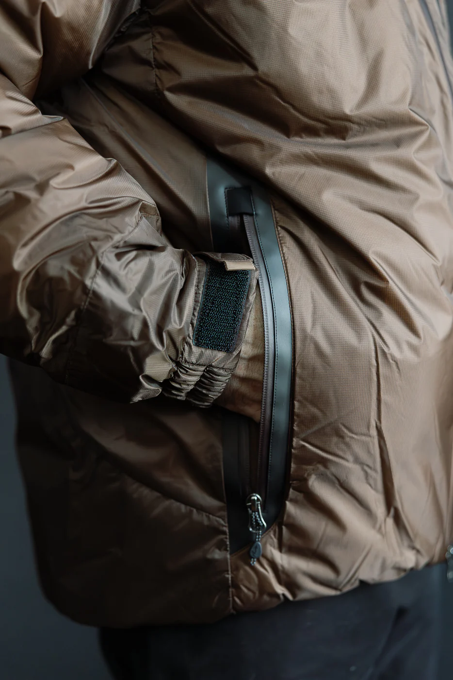 Aurora Light Down Stand Collar Jacket Mikami - Brown - Image 20