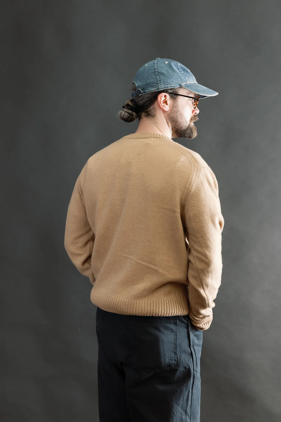 CASH01.11 - Recycled Cashmere Sweater - Toffee - Image 11