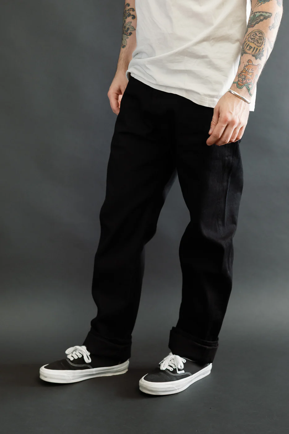 D1899S - 13.5oz "Kyoto Montsuki" Kuro Overdye x Natural Indigo Selvedge Denim - Tapered Fit - Image 11