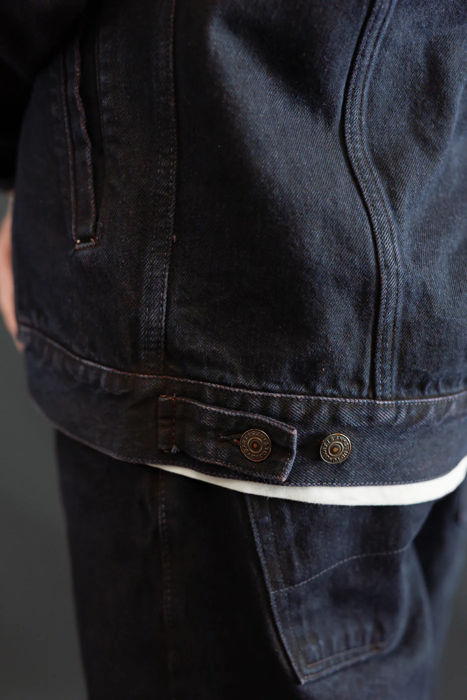 D4621 - 14oz "Bengala" Natural Dye Selvedge - Type III Jacket - Image 24
