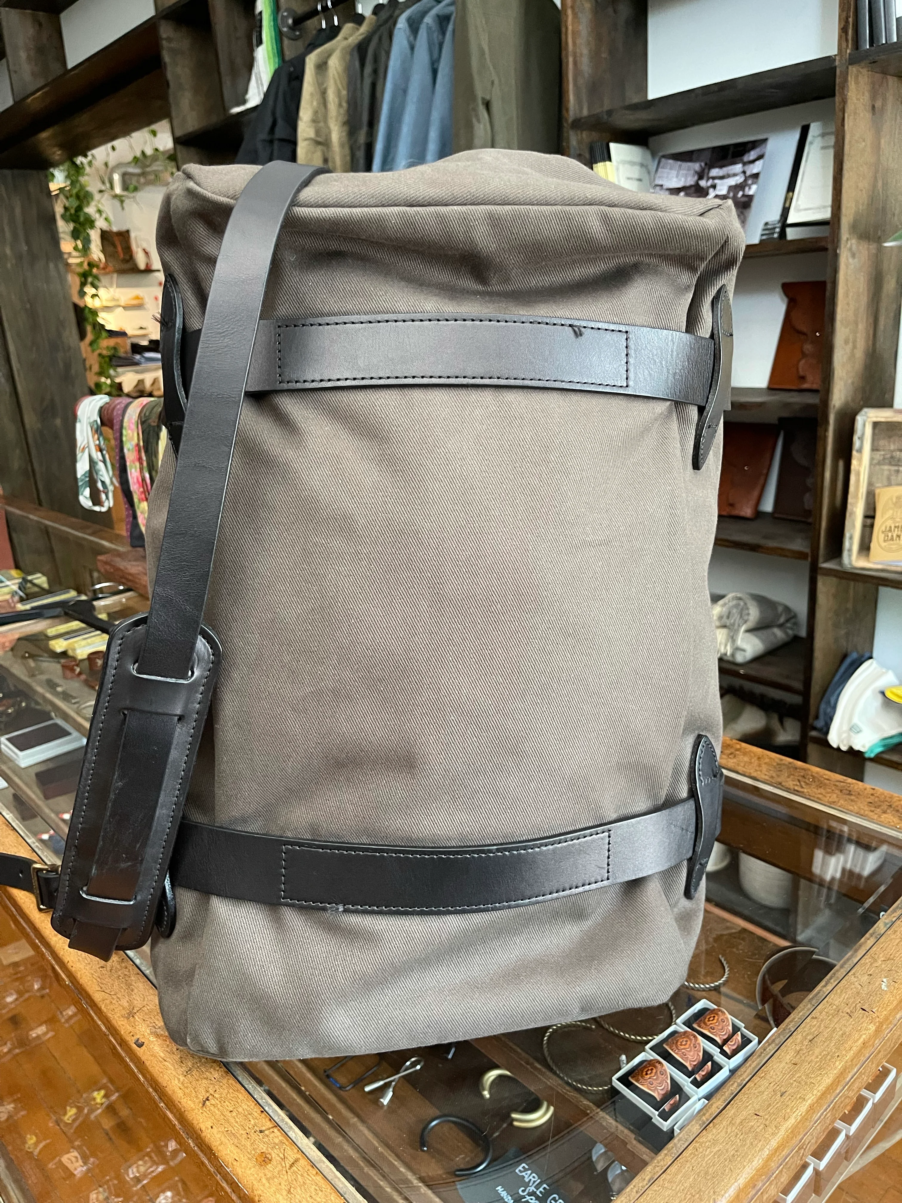 Gently Used Filson Rugged Twill Duffle Bag - Medium - Root - Image 5