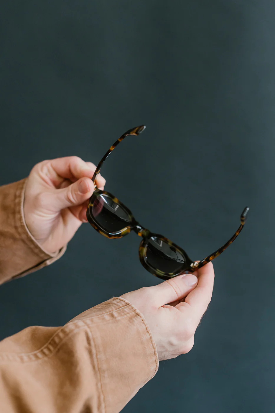 Geometric - SP-05 Sunglasses - Tortoise, Grey - Image 8