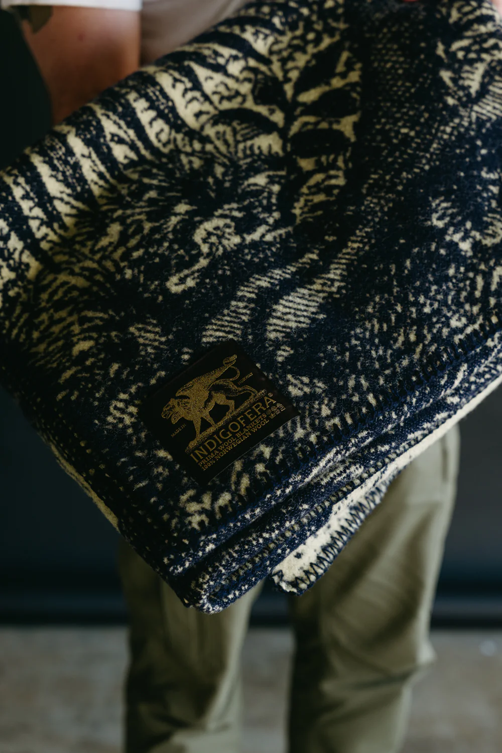 Gryphon Talon Blanket - Beige, Navy - Image 11