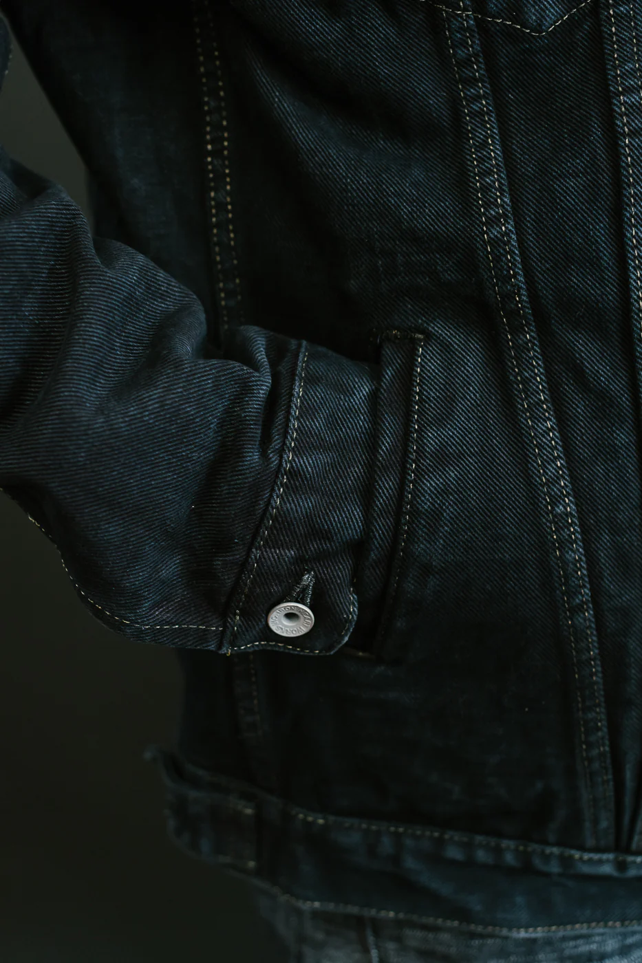 IH-526Lod - 19oz Left-Hand Twill Selvedge Denim Type III Jacket -  Indigo Overdyed Black - Image 22