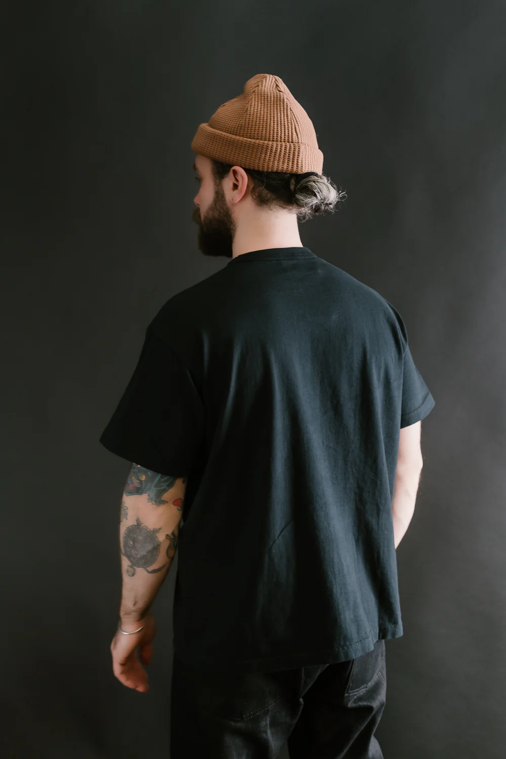 IHT-1610L-BLK - 6.5oz Loopwheel Crew Neck T-Shirt with Longer Body - Black - Image 12