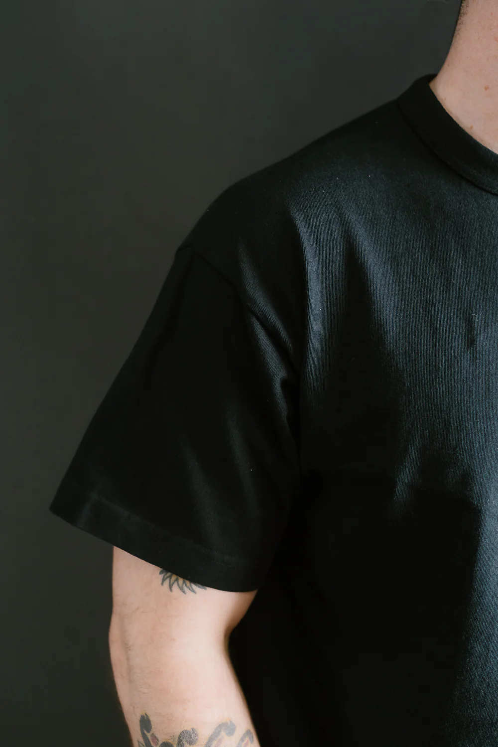 IHT-1610L-BLK - 6.5oz Loopwheel Crew Neck T-Shirt with Longer Body - Black - Image 16