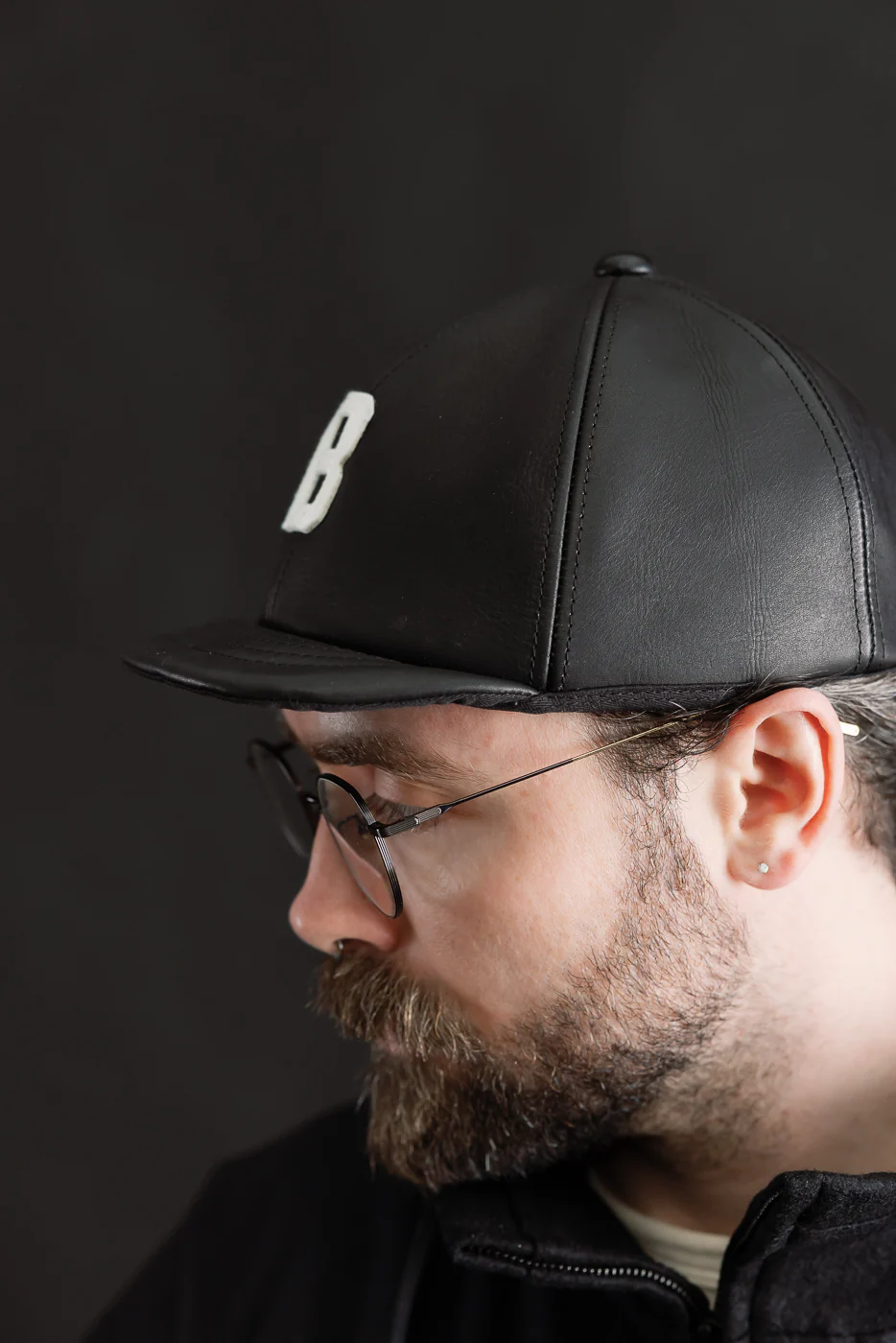 JM6592 - Leather BB Cap "B" - 107 Black - Image 10