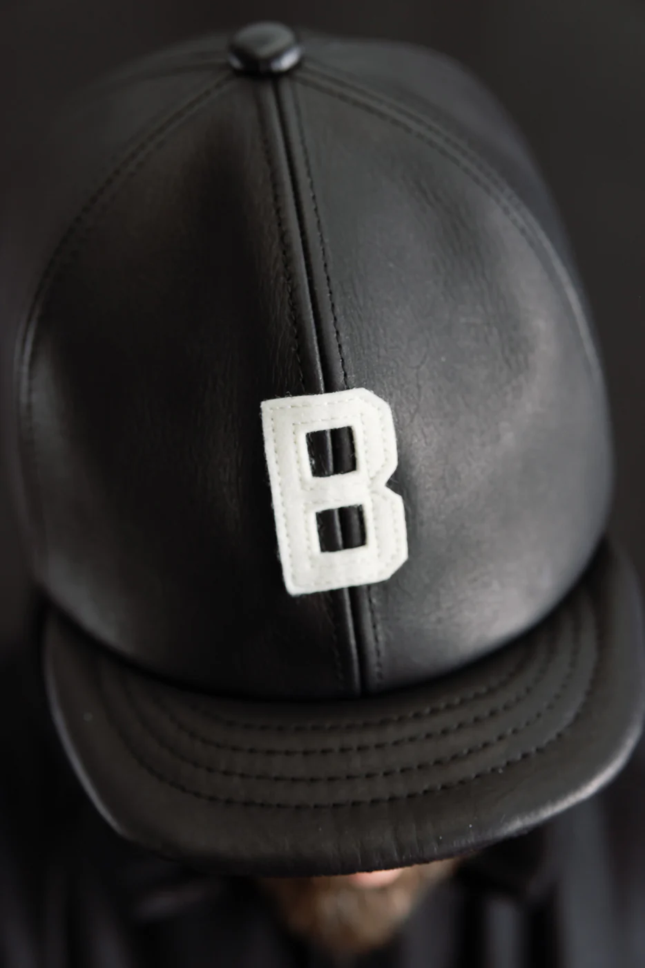 JM6592 - Leather BB Cap "B" - 107 Black - Image 11