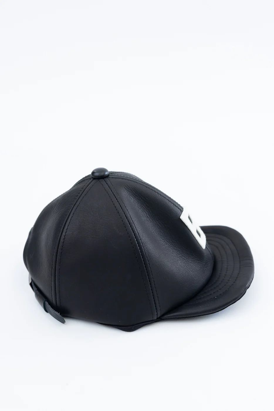 JM6592 - Leather BB Cap "B" - 107 Black - Image 4