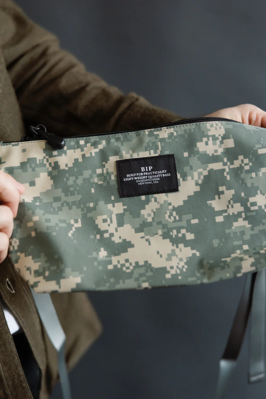 JP510-DS - BAGSINPROGRESS x Post O'alls Fannypack Crossbody Digital Camo - Desert - Image 9