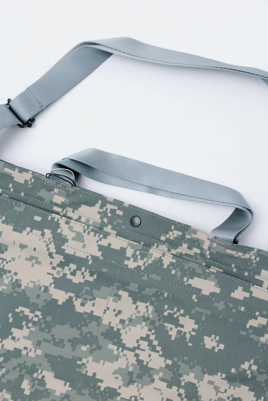 JP540-DS - BAGSINOROGRESS x Post O'alls New York Tote Goretex Digital Camo - Desert - Image 3
