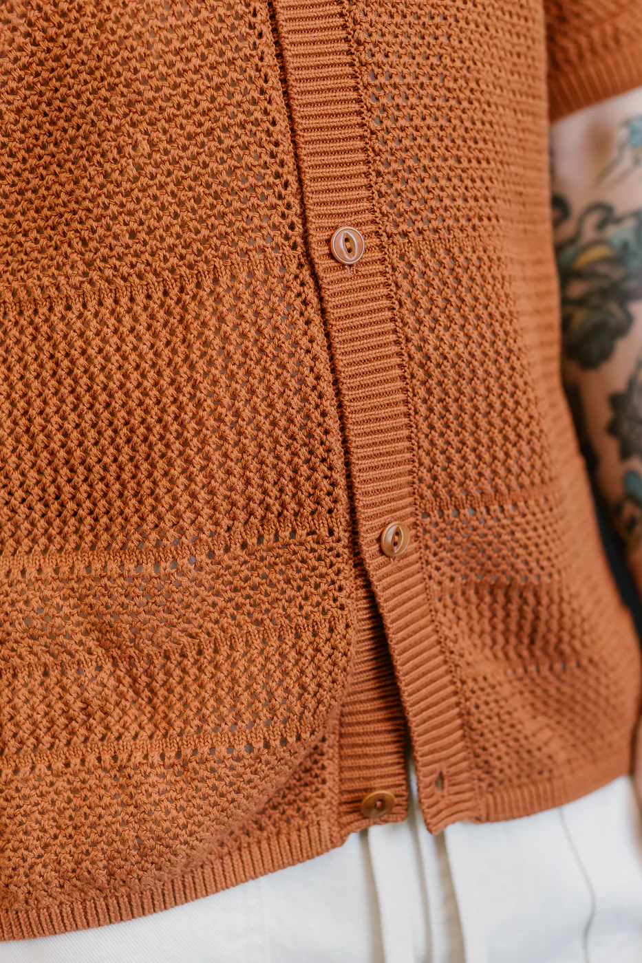 KNITSHIRT01.812 - Organic Cotton Crochet Shirt - Caramel - Image 19