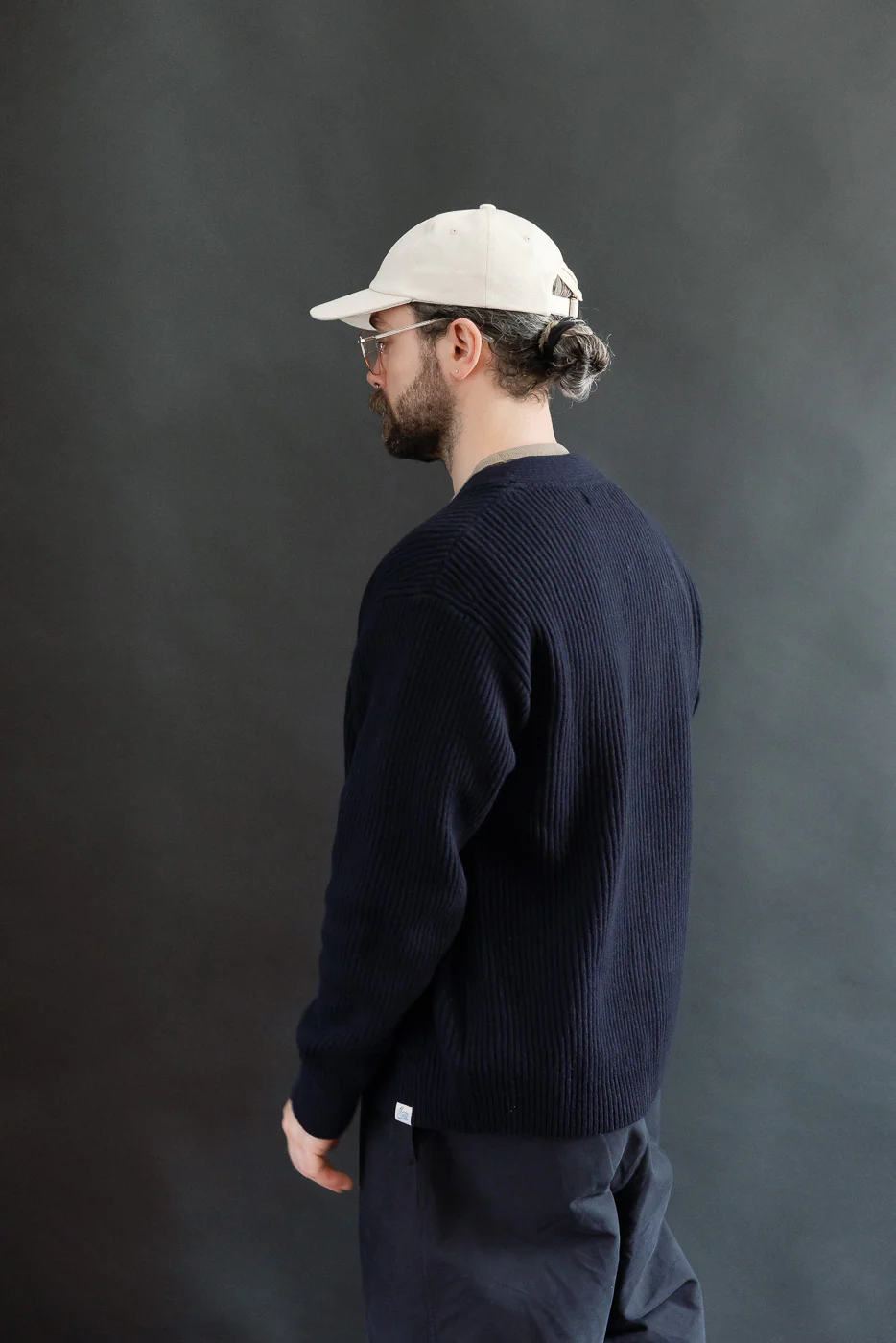 LOCG02.51 - Merino Wool Cashmere Cardigan - Navy - Image 11