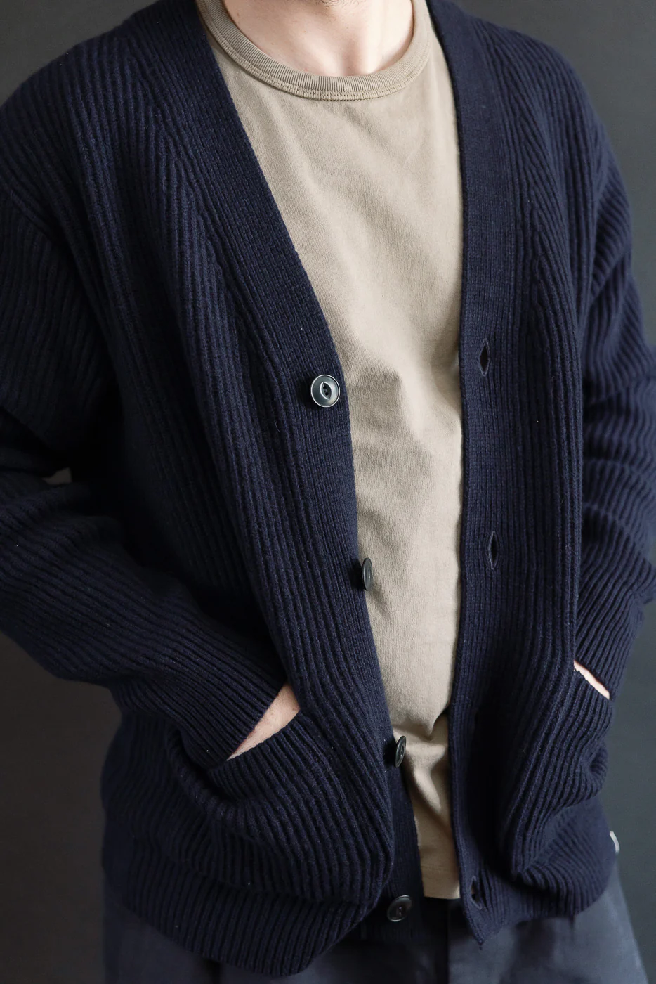 LOCG02.51 - Merino Wool Cashmere Cardigan - Navy - Image 14