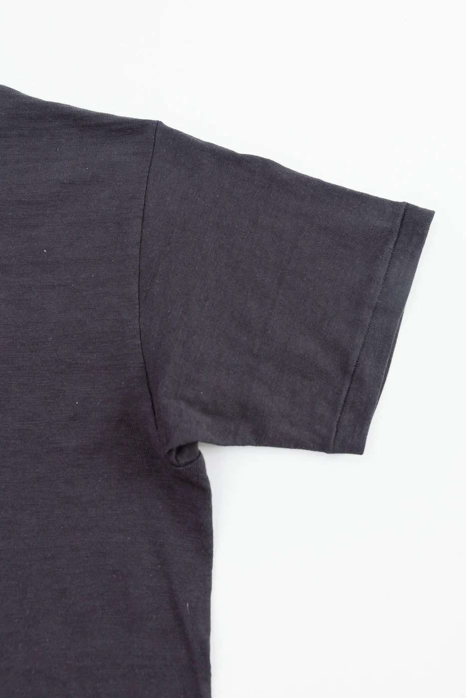 Lot 4601 - Slubby Cotton T-Shirt - Sumikuro - Image 4