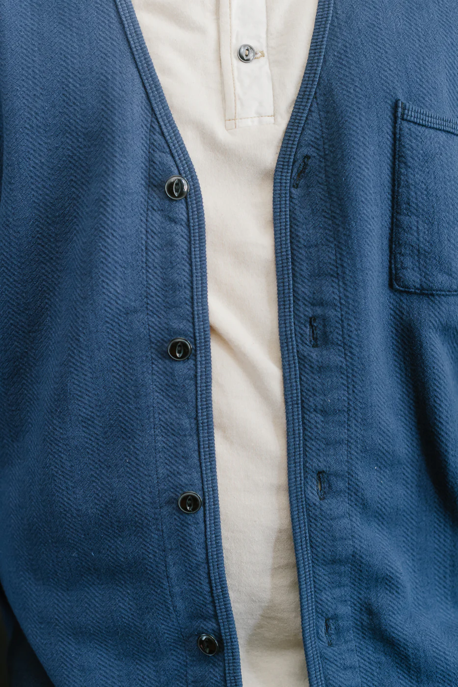 LRC1116 - Big Herringbone Pile Knit 50s Cardigan - French Navy - Image 17