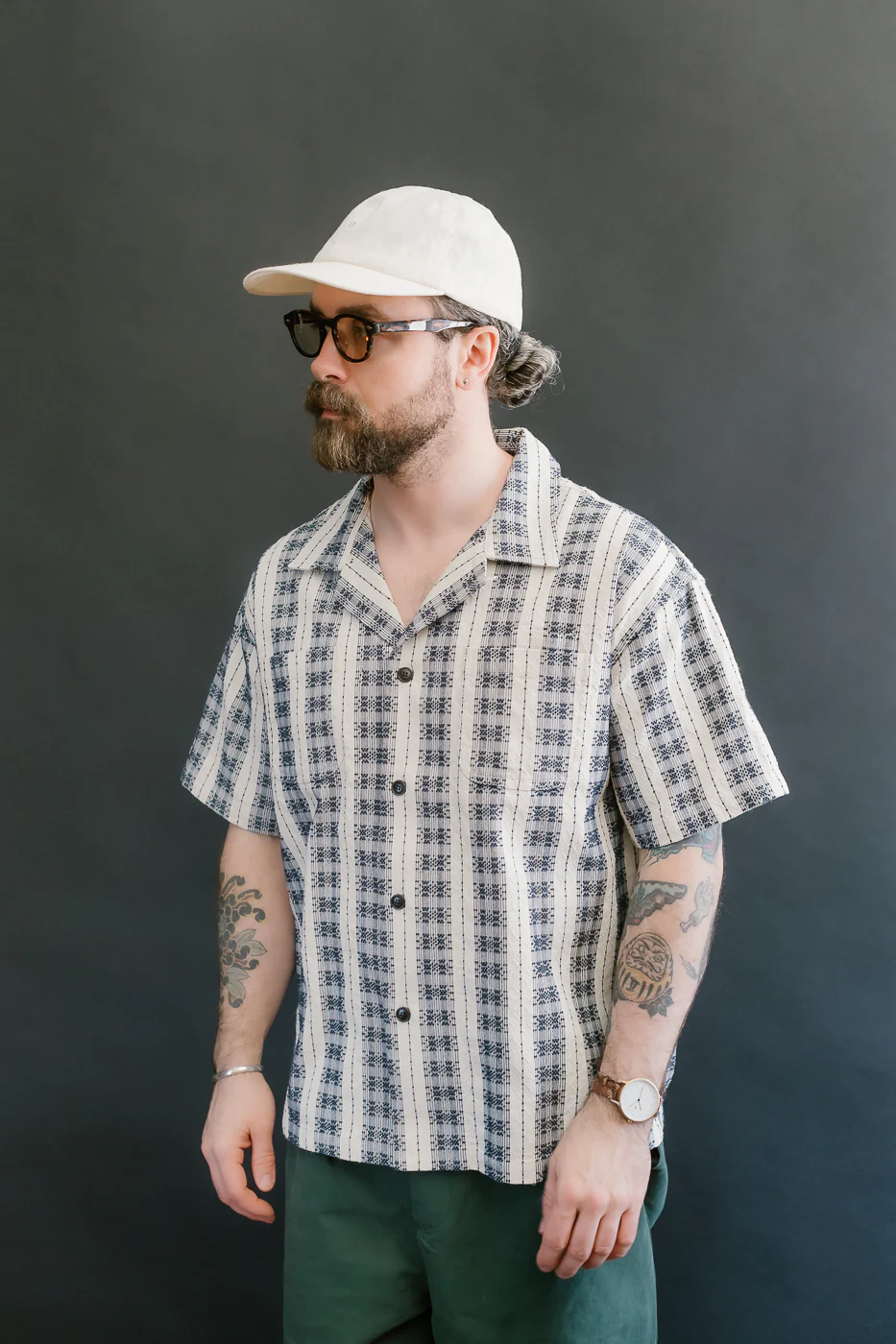 M-I-001 - Beldi Jacquard Aloha Shirt - Off White, Navy - Image 10