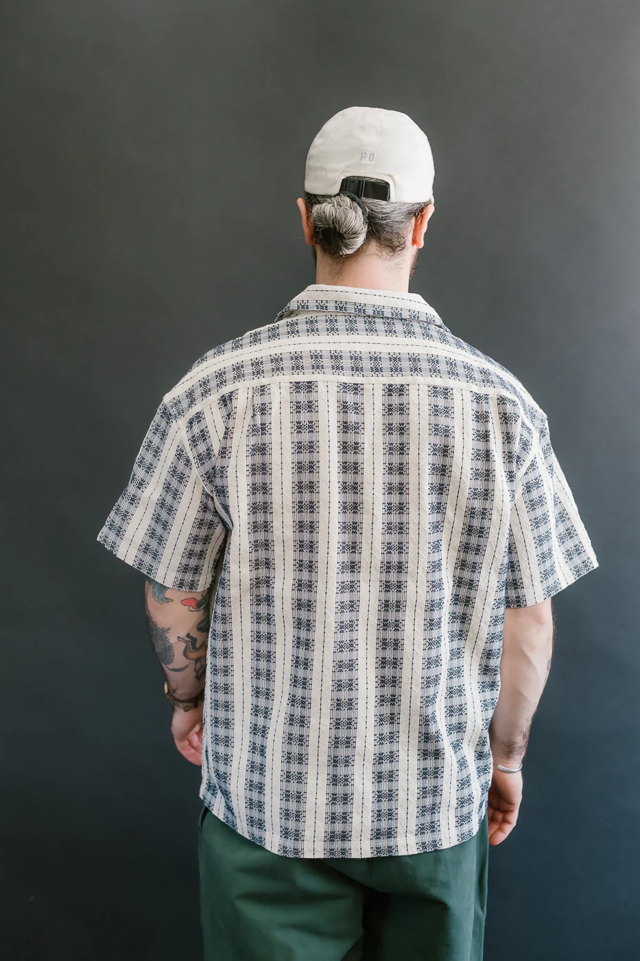 M-I-001 - Beldi Jacquard Aloha Shirt - Off White, Navy - Image 12