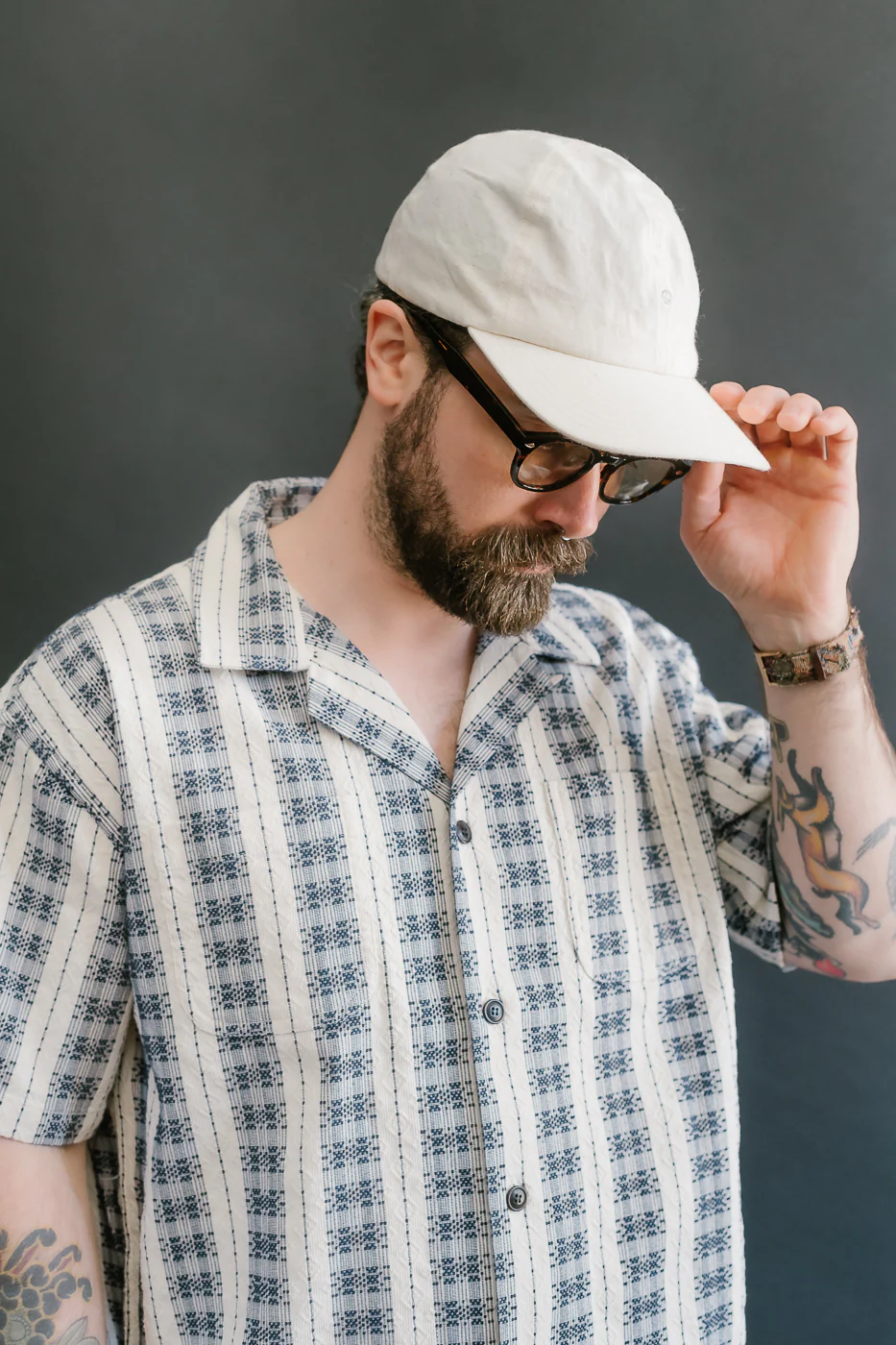 M-I-001 - Beldi Jacquard Aloha Shirt - Off White, Navy - Image 15
