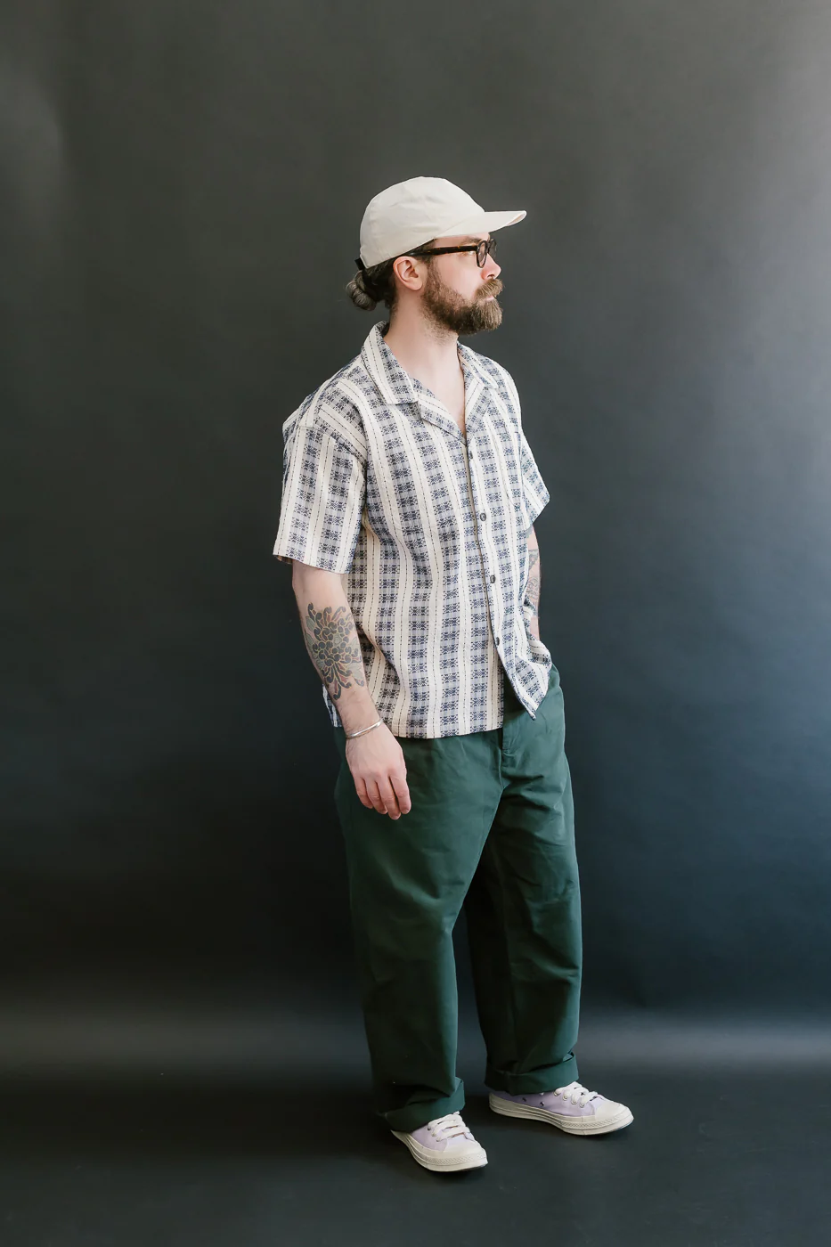 M-I-001 - Beldi Jacquard Aloha Shirt - Off White, Navy - Image 7
