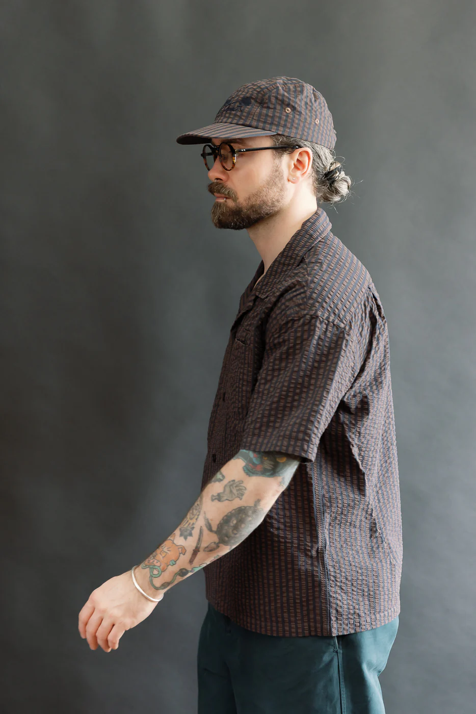 M-I-002 - Belfast Seersucker Denim Aloha Shirt - Coffee, Navy - Image 11