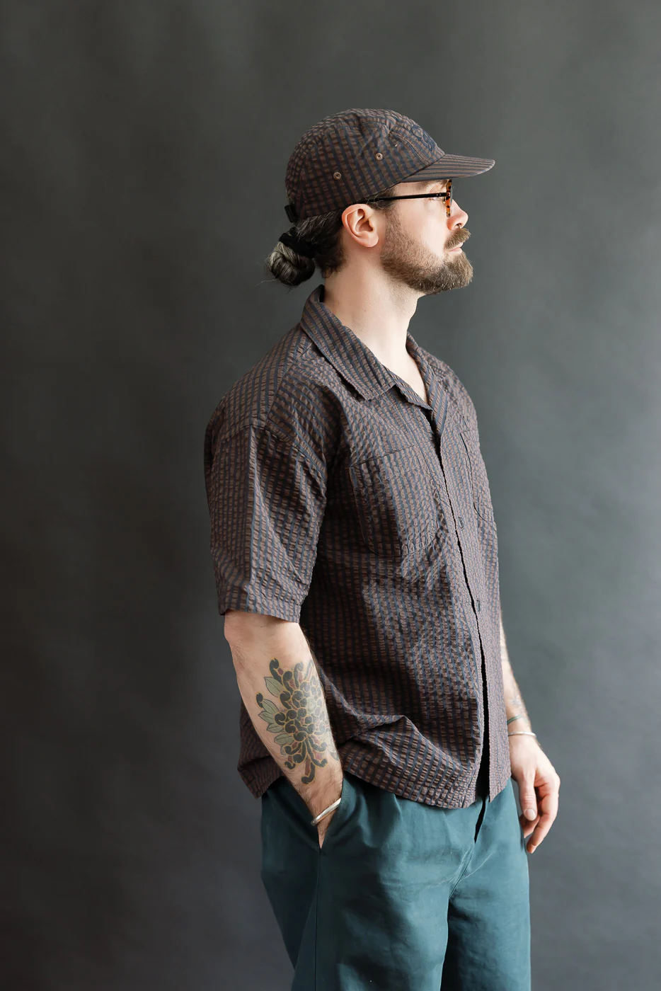 M-I-002 - Belfast Seersucker Denim Aloha Shirt - Coffee, Navy - Image 14