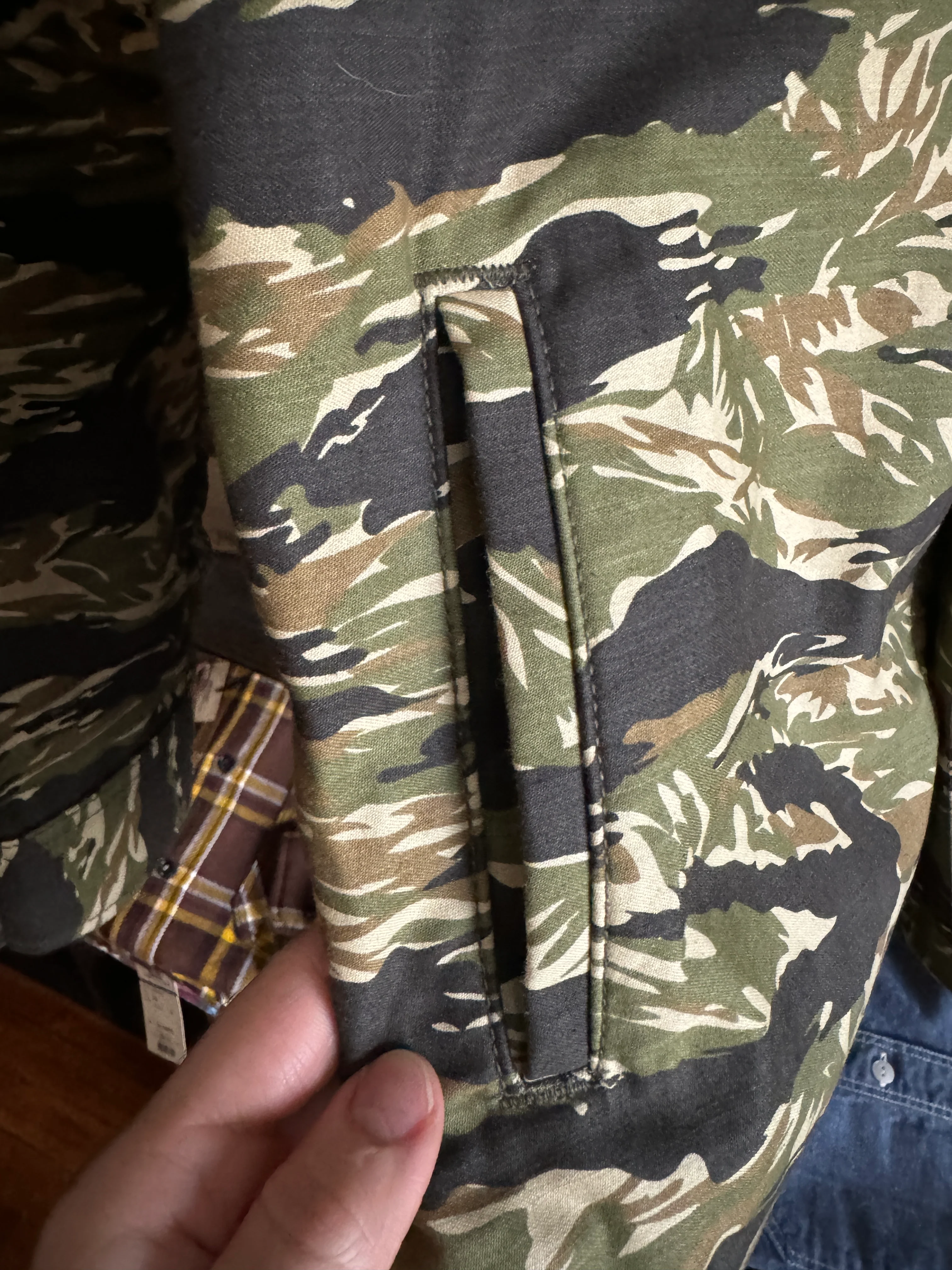Moderately Used - Tiger Camo Patrol Work Shirt - Small - Image 4