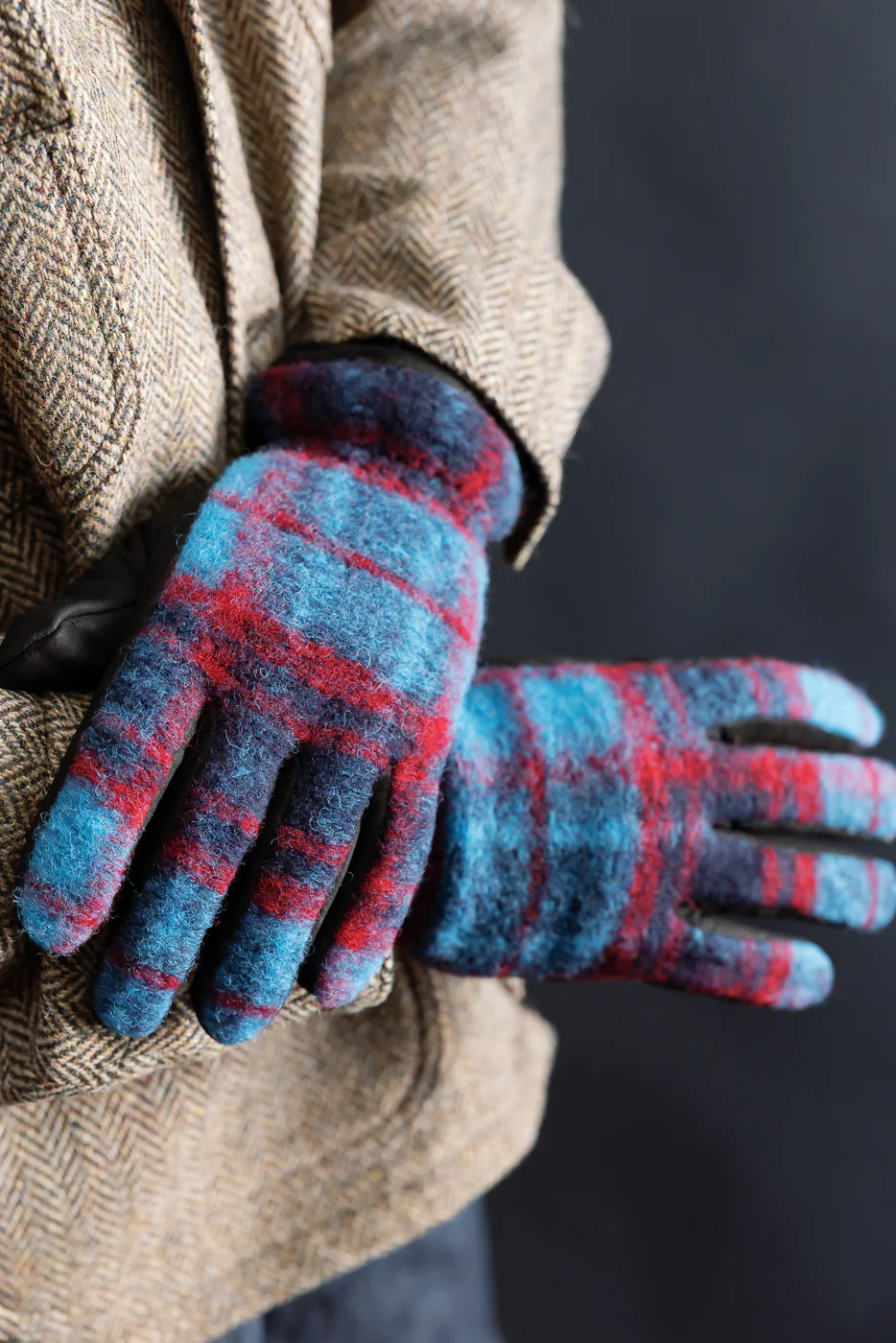 Noah Glove - Navy, Multi - Image 5