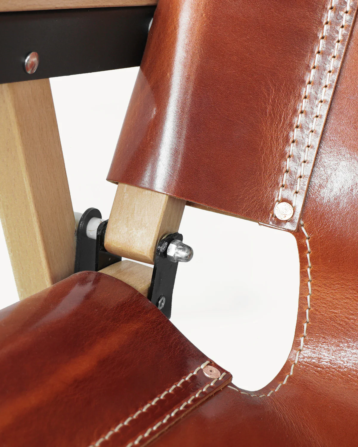 OGL-OD-WD-CHAIR-V2 - 'Only Good Life' Kermit Outdoor Folding Camp Chair - Tan Leather - Image 4