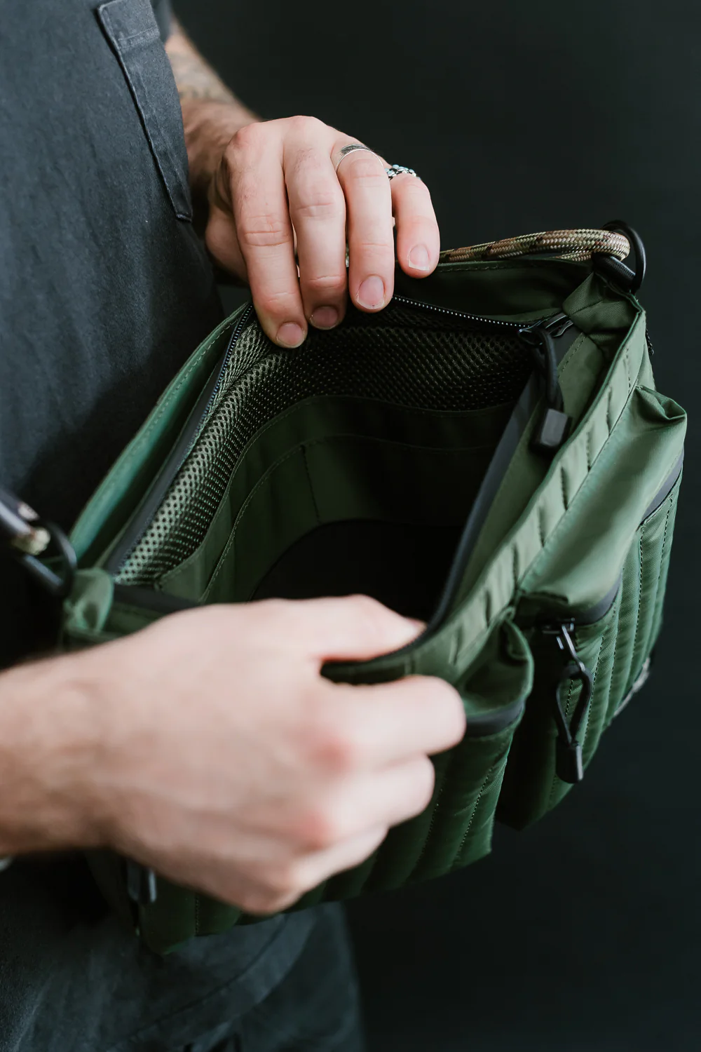 OGL-ORI-MILLIE-GRN - Originale Tech Material Millie Bag - Green - Image 11