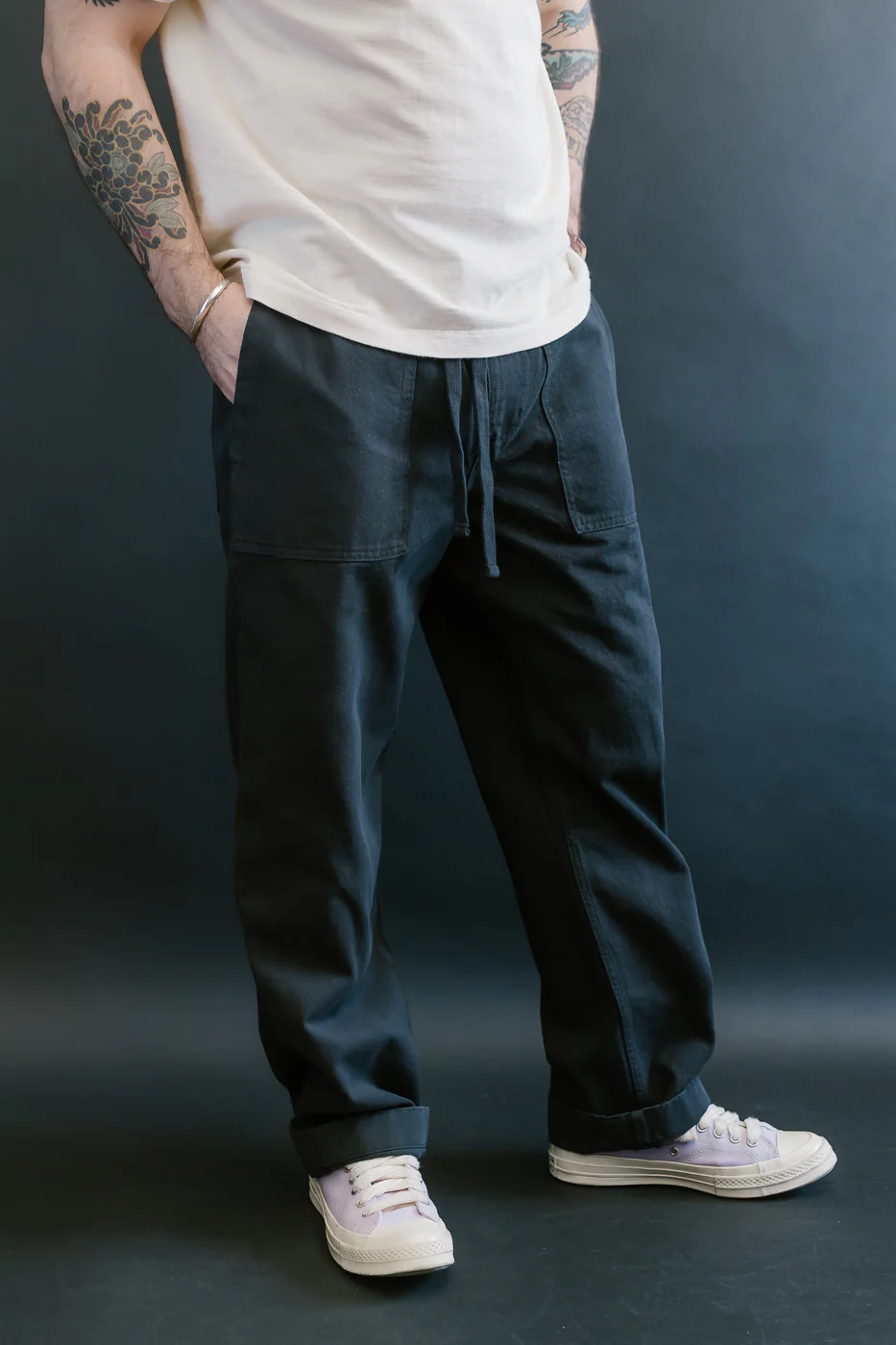 PANTS05.98 - Organic Cotton Broken Twill Drawstring Pants - Charcoal - Image 15