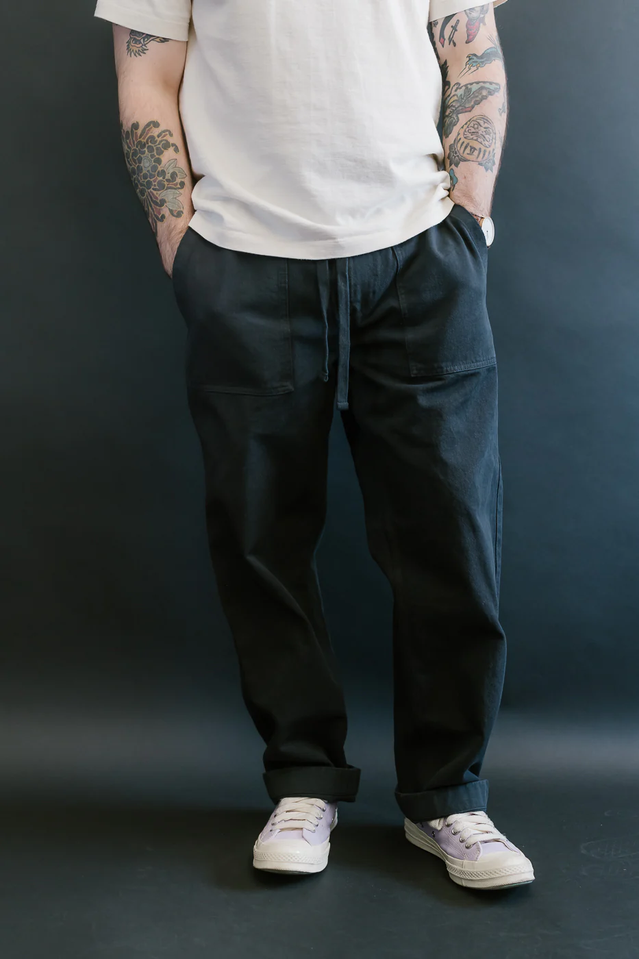 PANTS05.98 - Organic Cotton Broken Twill Drawstring Pants - Charcoal - Image 9