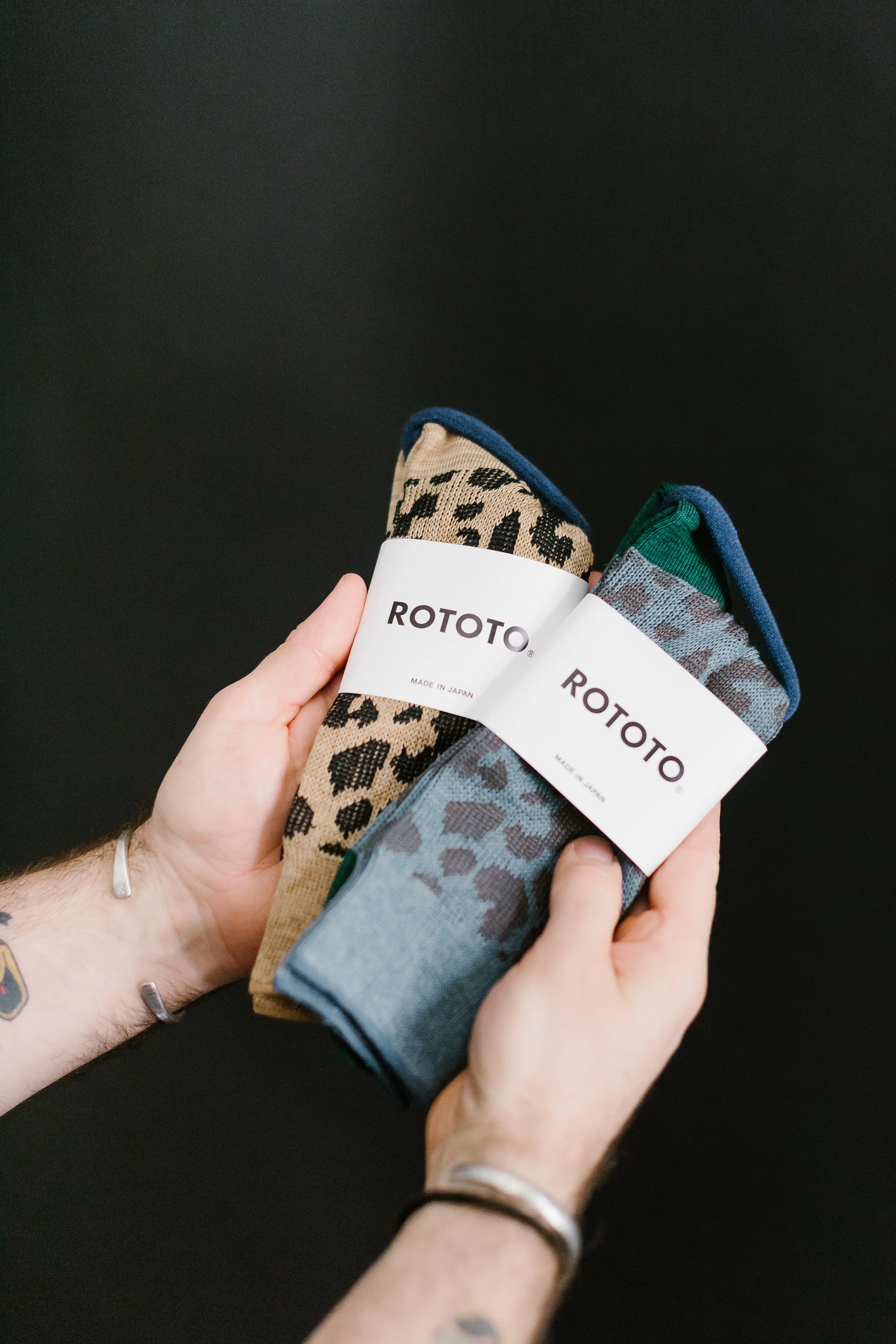 R1418 - Organic Cotton & Recycled Polyester Leopard Crew Sock - Light Blue, Dark Green - Image 3