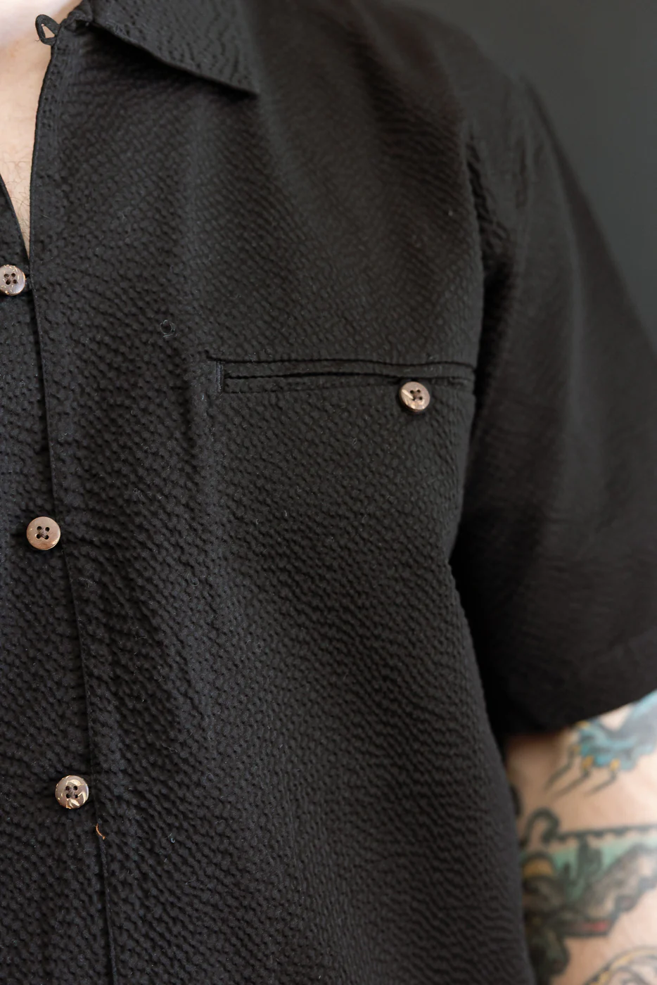 Short Sleeve Loop Shirt - Black Seersucker - Image 15