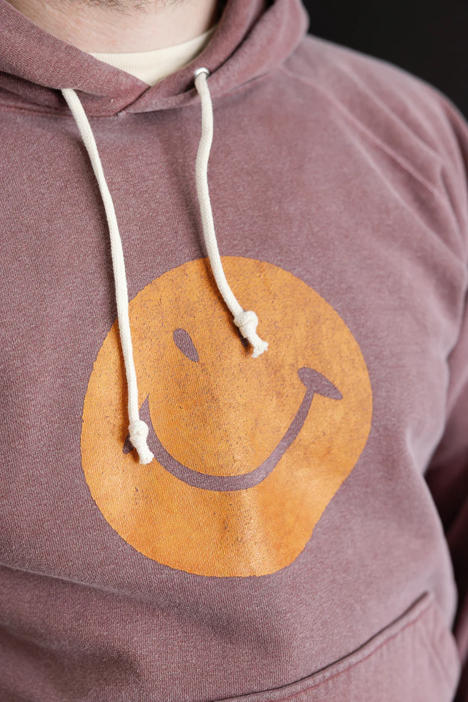 "Smile" Faded Print Sweat Hoodie - PD Bordeaux - Image 16
