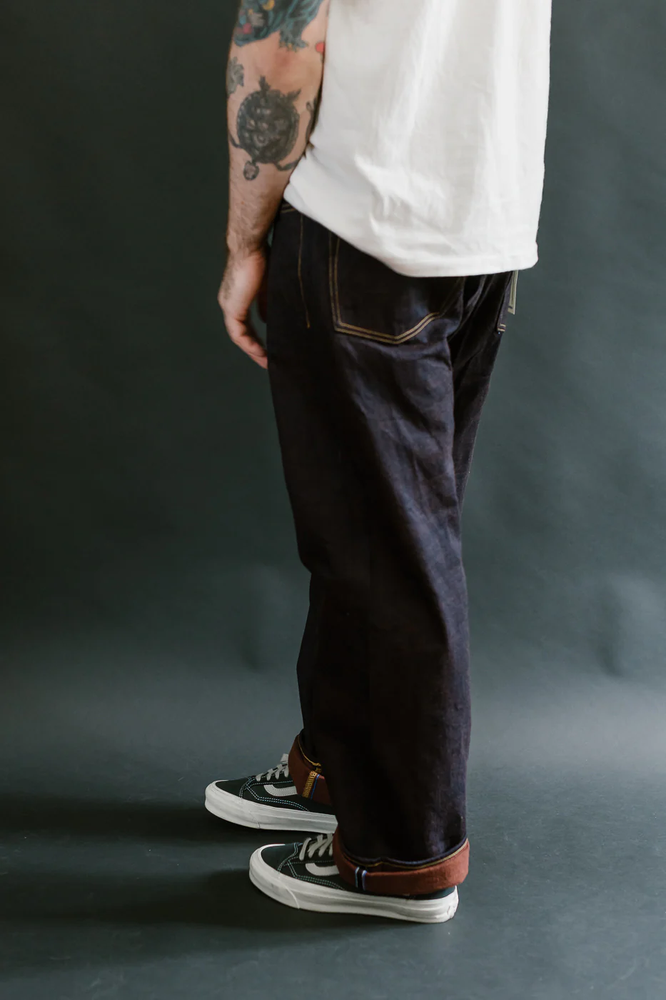 TNK103KH - 14.5oz "KAKISHIBU" Selvedge Indigo x Persimmon - Loose Straight - Image 12