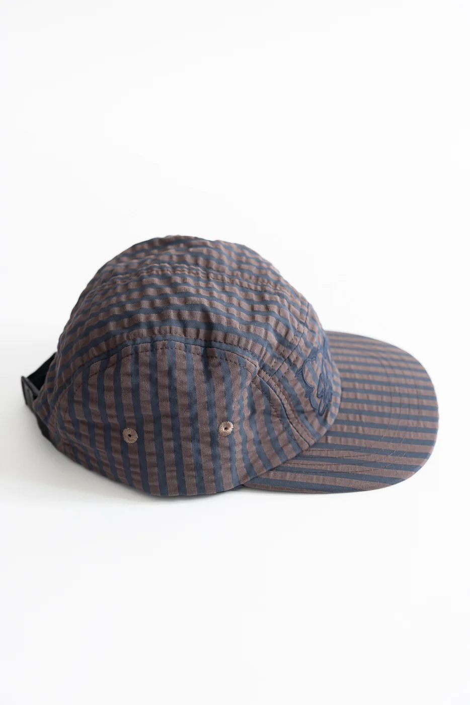 X-003 - 5 Panel Cap Belfast Seersucker - Coffee, Navy - Image 5